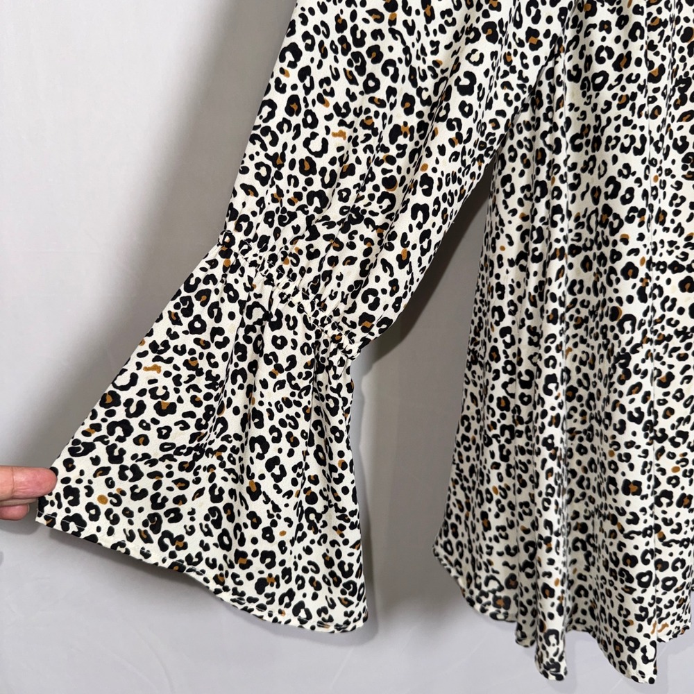 Show Me Your Mumu Leopard Print‎ Bell Sleeve Tunic Top XL Tan Black Animal Print - Picture 4 of 9